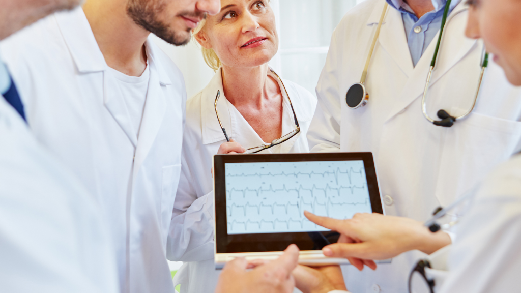 Consultație inițială cu EKG la cardiologie în Iași