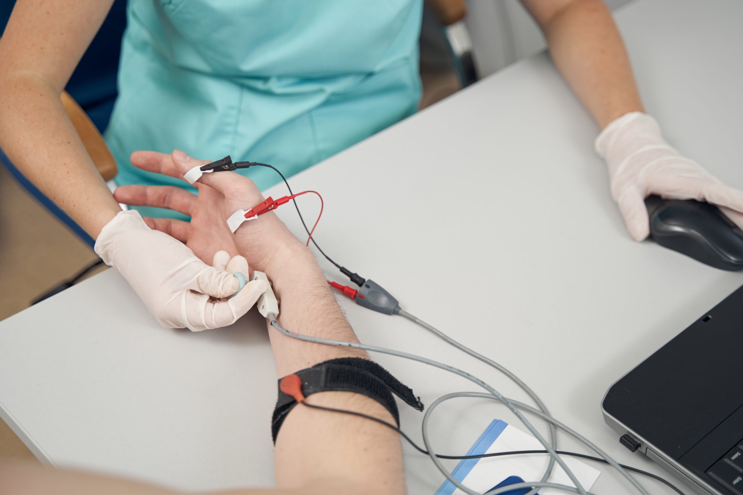 EEG cu electromiografie pentru un segment în Iași - Centrul Medical Tudor