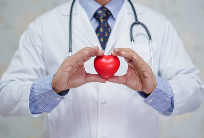 Consultație cardiologică cu EKG și ecocardiografie în Iași